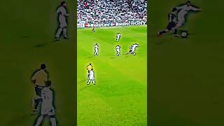 Messi solo goal vs Real Madrid and Cristiano ronaldo [upl. by Markos957]