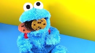 Cookie Monster Eats Cookies Cookie Monster Count N Crunch [upl. by Elin]