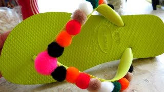 DIY  CHINELO KIDS DECORADO COM POMPONS [upl. by Eniarral]