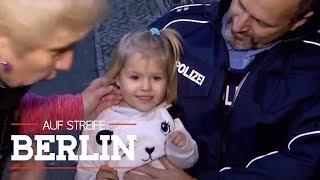 Was macht das Mädchen alleine im Schlafanzug auf der Straße  Auf Streife  Berlin  SAT1 TV [upl. by Neuberger64]