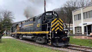 WNYP C425 427 and WNYP C424 435 Entering Oil City PA going SB on 4424 [upl. by Yruama]