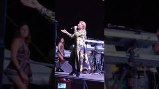 Un poquito de Entre la noche y el dia de Olga Tañón en la Sanse2019 [upl. by Halonna785]