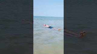 how to back float  resting on sea waves backfloat swimming sea [upl. by Eigram]