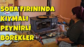 SOBA FIRININDA KIYMALI VE PEYNİRLİ BÖREKLER [upl. by Lenno]