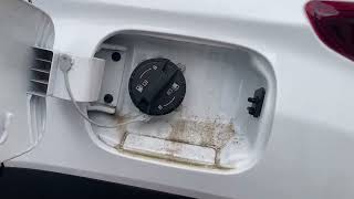 Come aprire il tappo del carburante Hyundai Kona [upl. by Aihsekan663]