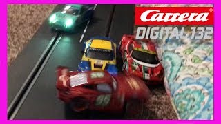 CARRERA DIGITAL 132 SLOT CAR RACE amp CRASH WITH LIGHTNING MCQUEEN [upl. by Lezned526]