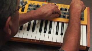 Demo MoPho Keyboard DSI Dave Smith Instruments [upl. by Jo-Anne318]