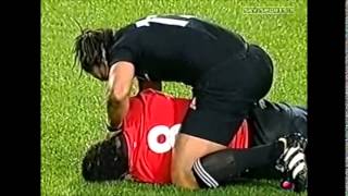 Tana Umaga helps Colin Charvis [upl. by Gladine465]