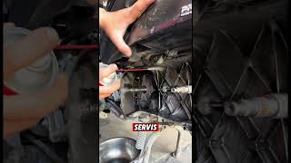 Service CVT pada Vario 150 LED old [upl. by Halla]