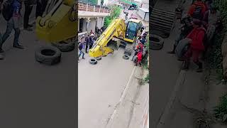 Excavator cement road mat tire walking process [upl. by Lemraj]