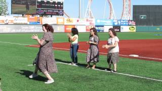 Elaine Dance Contest Brooklyn Cyclones Seinfeld Night 7514 [upl. by Folsom]