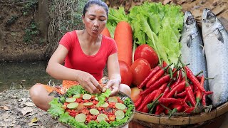 Survival cooking In the rainforest Cooking Fish Salad Delicious with Carrot Tomato for Food ideas [upl. by Abibah]