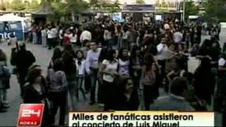 Cientos de personas despidieron a Roberto Bruce  24 HORAS TVN 2011 [upl. by Paynter363]