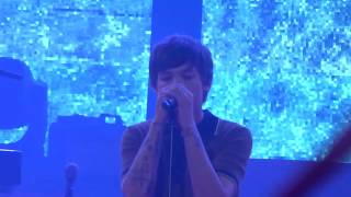 Louis Tomlinson  Defenceless  CCME Madrid 14092019 [upl. by Adnohryt]