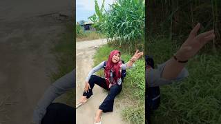 Mami jatuh keripikkentangmasboy short youtubeshorts comedy humor fyp trending [upl. by Bollen967]