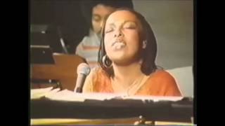 Roberta Flack Killing me softly live [upl. by Nea]