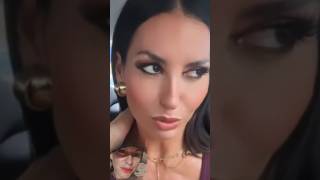 ELISABETTA GREGORACI giornataccia collo bloccato con dolori 🙈🤐 [upl. by Ayidah]