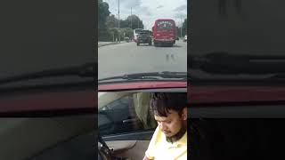 পাজেরো vs বাস shorts dhakaciti traffic drive banglaroad pedestriancrossing [upl. by Aicirpac]