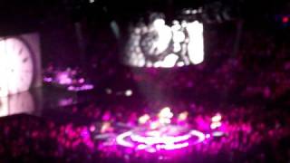 MADONNA quot Voguequot Sticky amp Sweet Tour 10112008  Madison Square Garden  NewYork City [upl. by Oringas799]