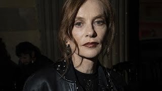 ¨Berlinale 2022 Orso dOro quotvirtualequot alla carriera per Isabelle Huppert [upl. by Ahsyad700]