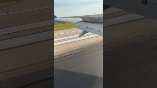 Landing in ​⁠O’Hare International Airport Chicago [upl. by Vanhomrigh]