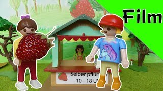 Playmobil Film deutsch Familie Jansen quotIst das Blut beim Erdbeeren pflücken quot  Kinderfilm [upl. by Anitnoc951]