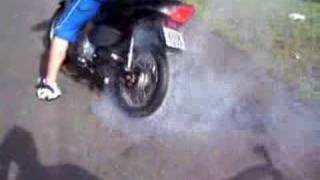 Honda Biz 125 Burnout [upl. by Surtemed]