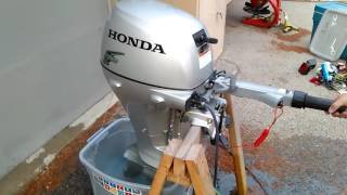 2010 8 horsepower Honda 4stroke outboard motor [upl. by Airitac]