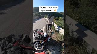 Grosse chute sans équipement  😳 shorts moto motard automobile motardes bikelife f900r [upl. by Akiem628]