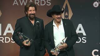 Brooks amp Dunn Take Home Vocal Duo Of The Year At CMA Awards [upl. by Krawczyk561]