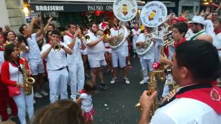 fêtes de BAYONNE 2017 banda les JOYEUX de St pierre DIRUBE hymne La Peña Baiona [upl. by Noed]