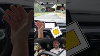 Daran erkennst du INNERORTS an der Kreuzung😌 shorts führerschein fahrschule fahrprüfung dashcam [upl. by Aneeuqahs]