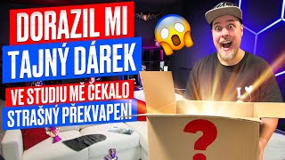 PŘIŠEL MI TAJNÝ DÁREK A VE STUDIU NA MĚ ČEKALO HODNĚ ŠPATNÝ PŘEKVAPENÍ  WEEK 444 [upl. by Atnohsal]