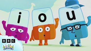 🍂 Welcome Autumn  Cosy Spelling 🍂  Learn to Spell  officialalphablocks [upl. by Nytsirk]