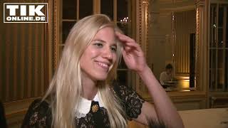 Larissa Marolt über ihr quotDoppellebenquot Model Schauspielerin und Hotelierin [upl. by Elletnuahs219]