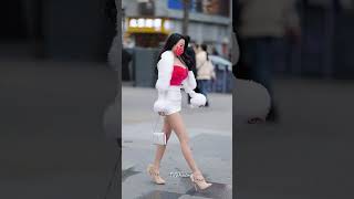 Beautiful girl street fashion china beautiful chinesefashion mejoresstreetfashion shorts [upl. by Turnheim811]