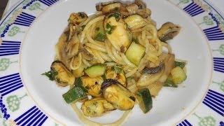 Spaghetti mare e monti con cozze surgelate  Ricetta light e Veloce [upl. by Elnukeda]