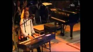 Supertramp cofounder Roger Hodgson Writer and Composer of Dreamer  with Orchestra [upl. by Yemarej]