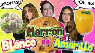 24 horas comiendo comida MARRÓN AMARILLA BLANCA 🤮 Probando comida por colores 2  BROMAS graciosas [upl. by Ynnot757]