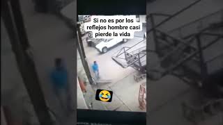 Tuvo 3 días hábiles para reaccionar🤣🤣humor comedia reaccion reflejos voltereta [upl. by Lechner1]