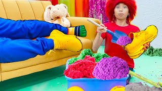 Wendy Pretend Play Turning Things into Sand with Colorful Kinetic Sand Toys for Kids [upl. by Eba282]