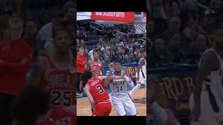 Giannis and Giddey going at it nba nbashorts respect viral trending basketball [upl. by Julianna]