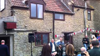 The Wurzels singing Drink up thy Zider [upl. by Golliner195]