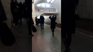 Passengers at a metro station in Moscow Пассажиры на станции метро в Москве 莫斯科地铁站的乘客 モスクワの地下鉄駅の乗客 [upl. by Milstone]