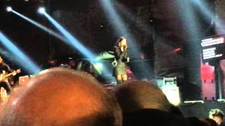 Anna Tatangelo Libera Capodanno a Bari 31122015 [upl. by Lonergan]