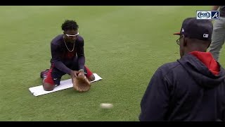 Ron Washington runs Braves rookie Ozzie Albies through fielding drills [upl. by Nakhsa]