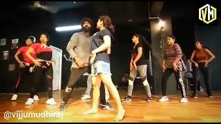 BButsavam practice time harika vijjumudhiraj divi bigboss4telugu dinchakadinchaka song [upl. by Sokcin]