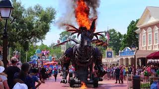 FRONT ROW Disneyworld Parade Fire [upl. by Sklar578]