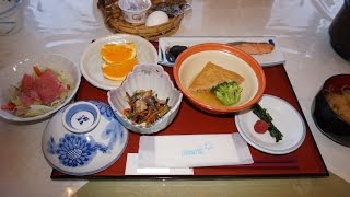 旅館の朝ごはん Breakfast of Japanesestyle hotel [upl. by Ainola]