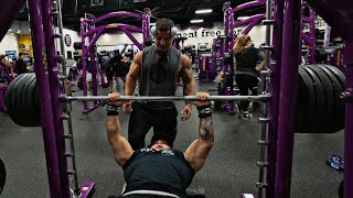 MOGGING AT PLANET FITNESS [upl. by Erialcyram]